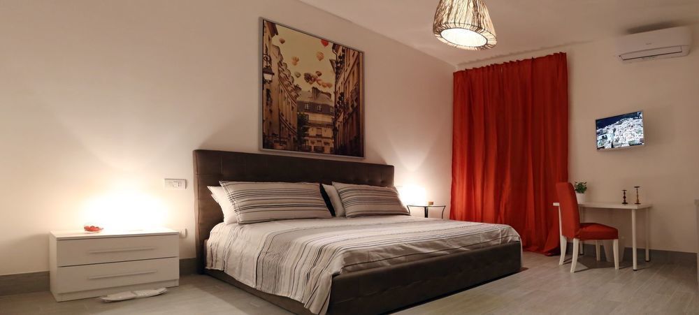 Brothers Vomero 3* Naples